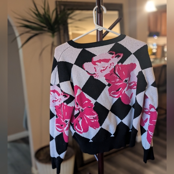Black Checkerboard Sweater With Pink Flowers - Picture 4 of 4
